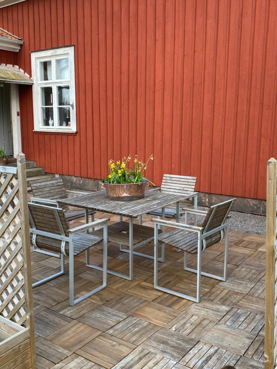 Ullenehus - Housity