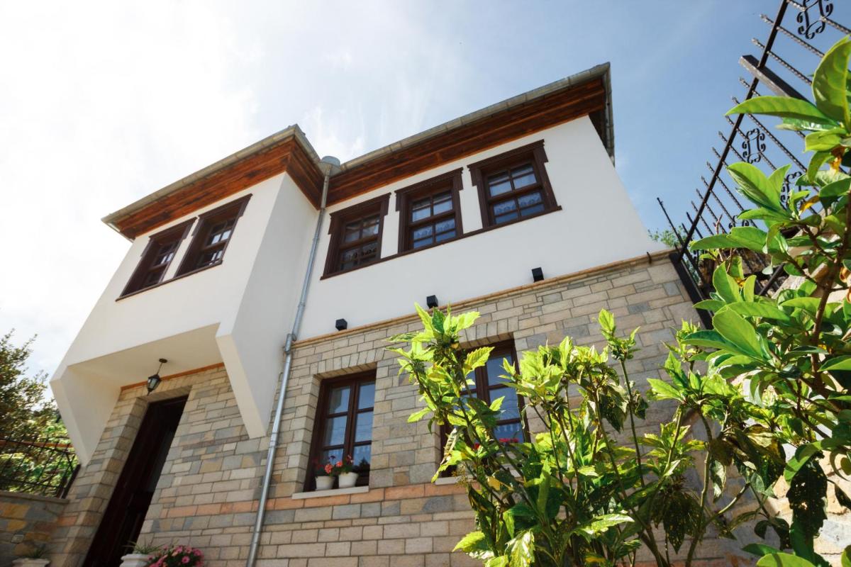 Hotel Pashai - Housity