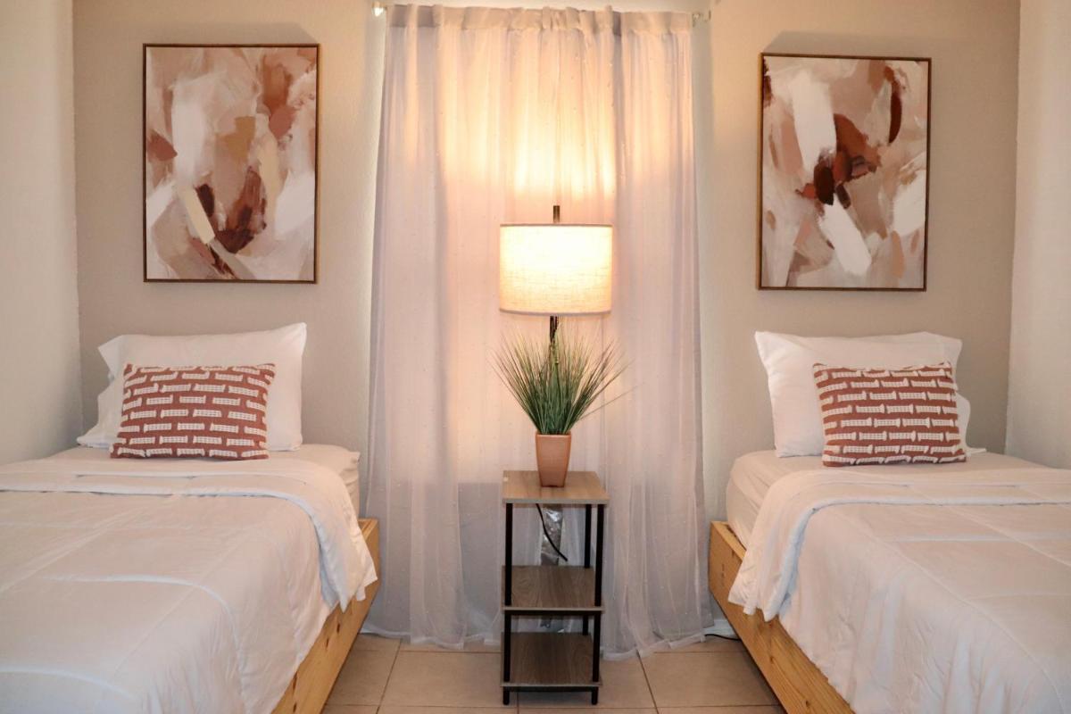 Frontier Traveler Stay - Housity