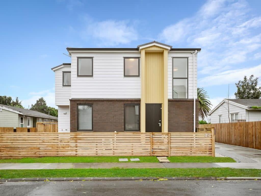 Brand New Three Bedroom Townhouse with Garage - Housity