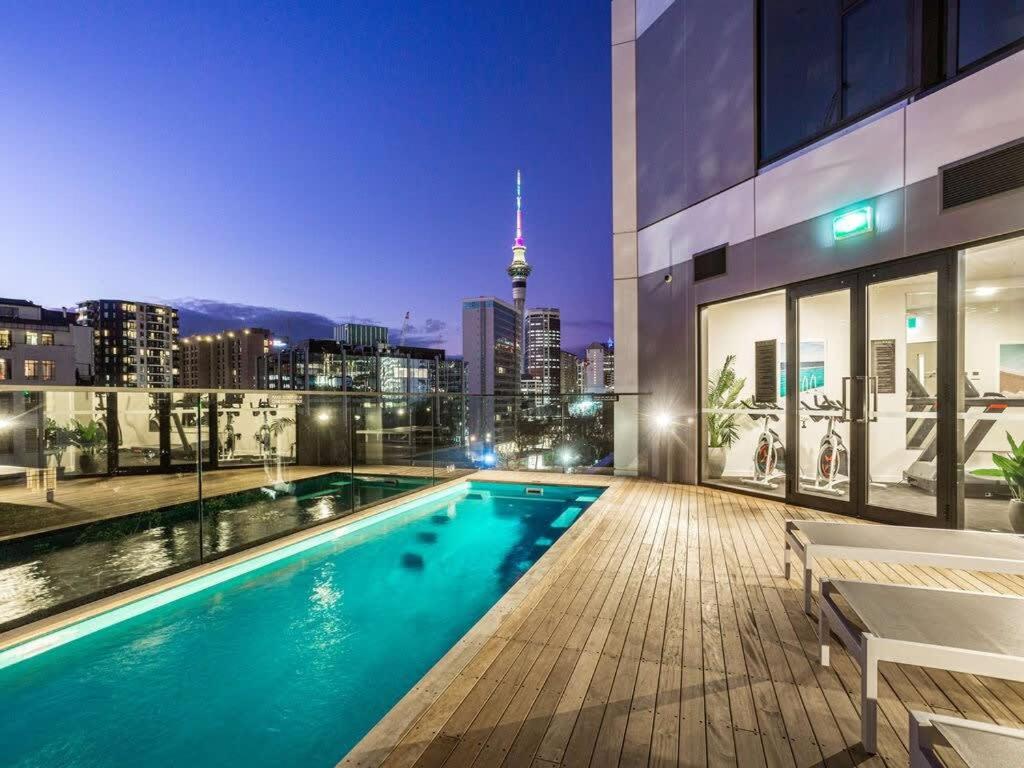 Brand New Condo with Pool and Gym - Housity