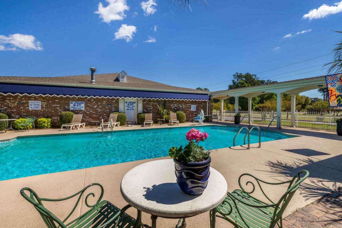 Best Western PLUS Santee Inn - Housity
