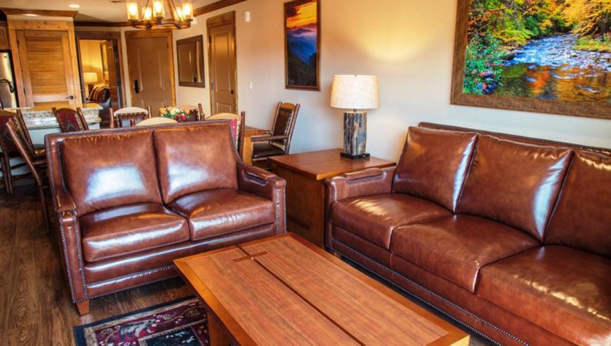 King Size bed Room with Hot tub - Housity