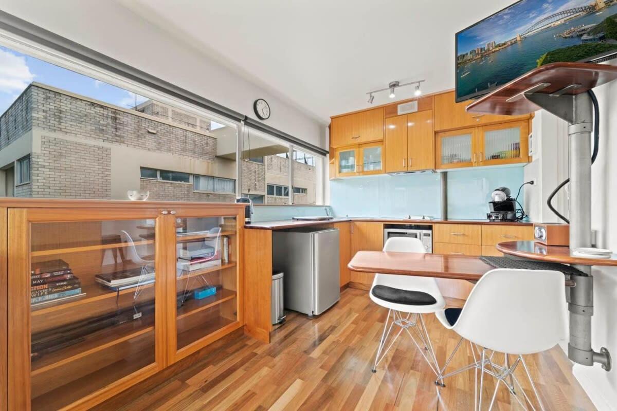 Heart Of The City Minutes from Macleay Street - Housity
