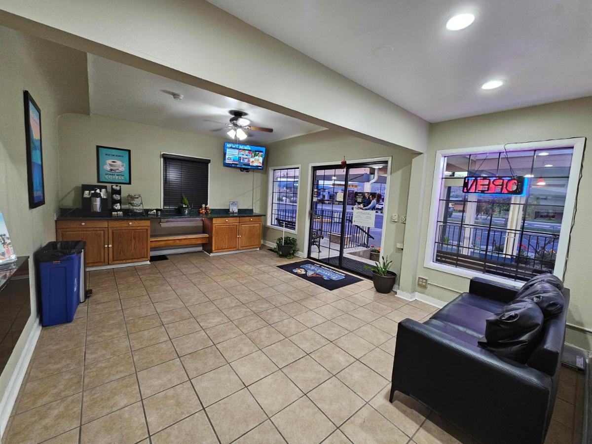 Travelodge by Wyndham Wenatchee - Housity