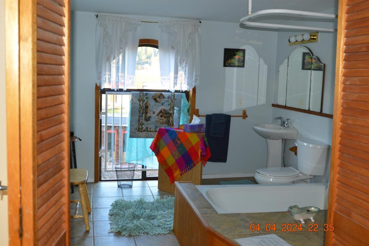 Estuary House Reflexology B&B - Housity