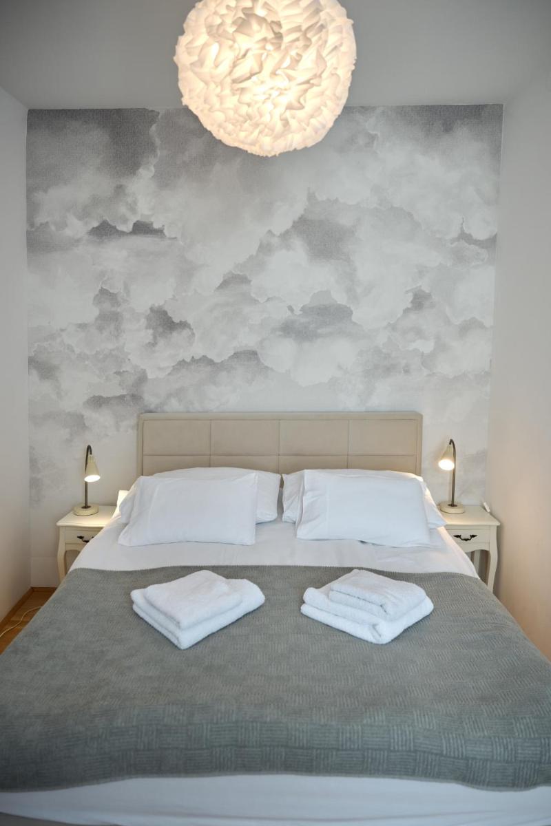 Codelli Deluxe City Centre Apartments - Housity