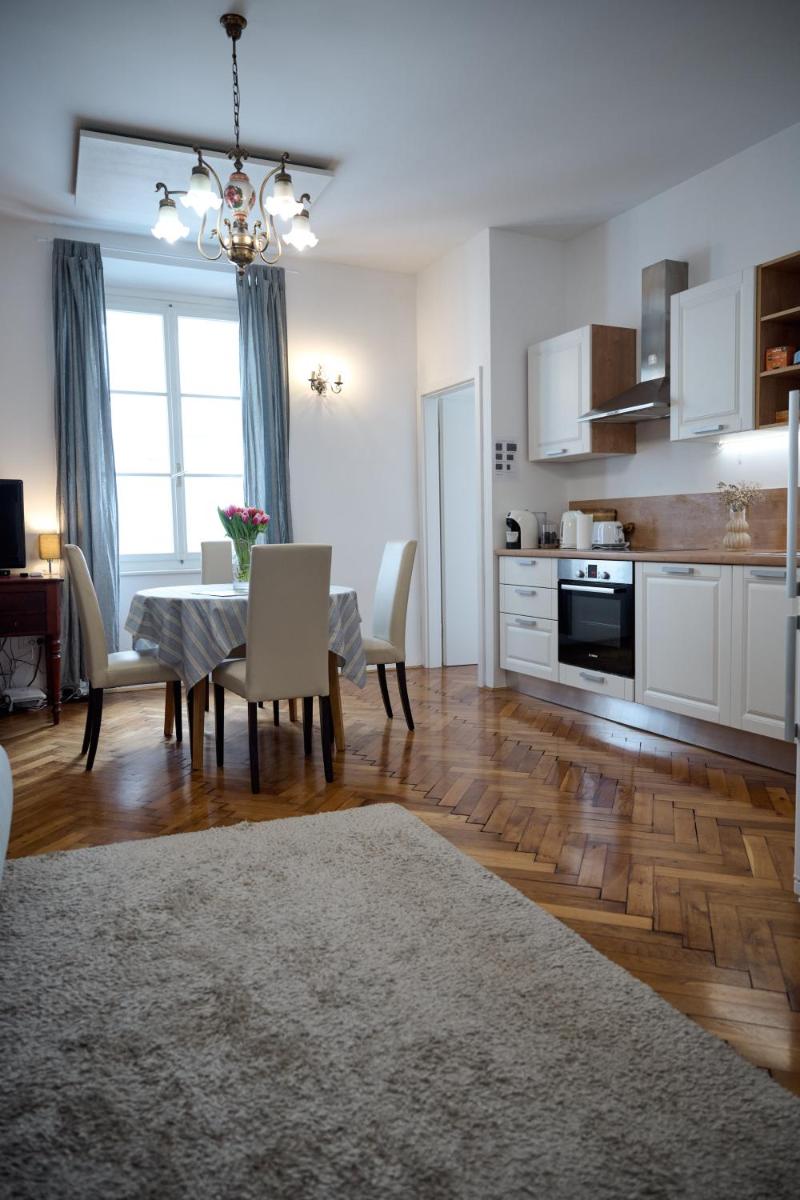 Codelli Deluxe City Centre Apartments - Housity