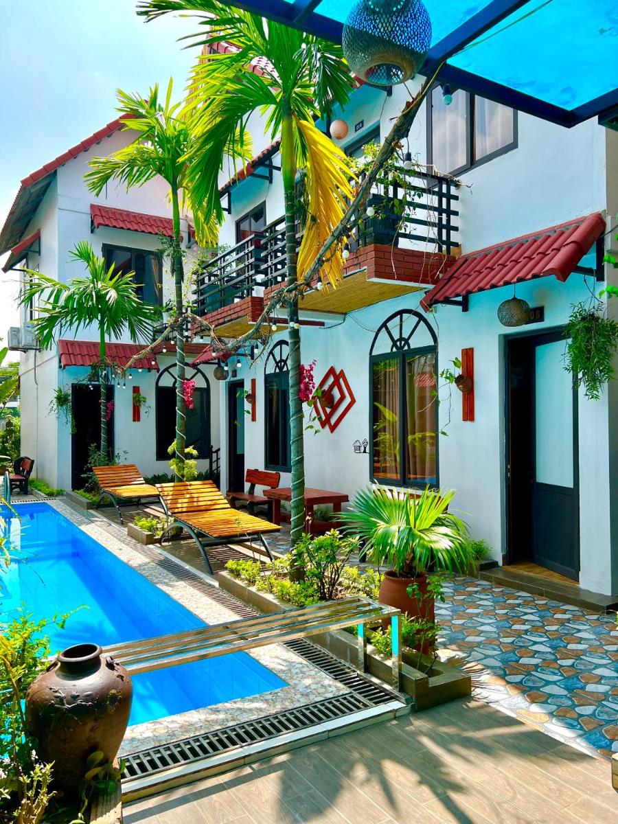 The Pineapple House - Housity