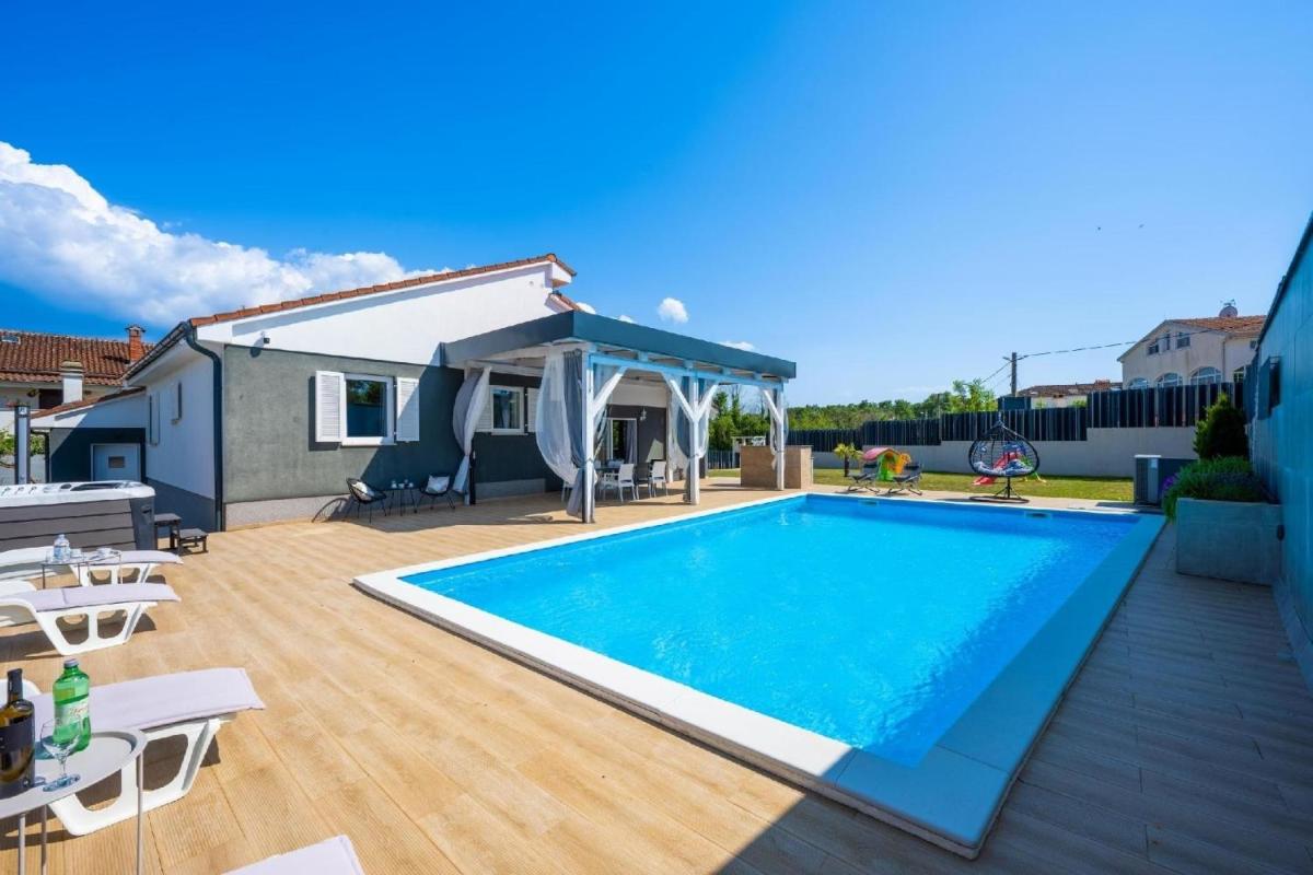 Schöne Villa Beauty für 6 Personen und 1 Kind - Housity