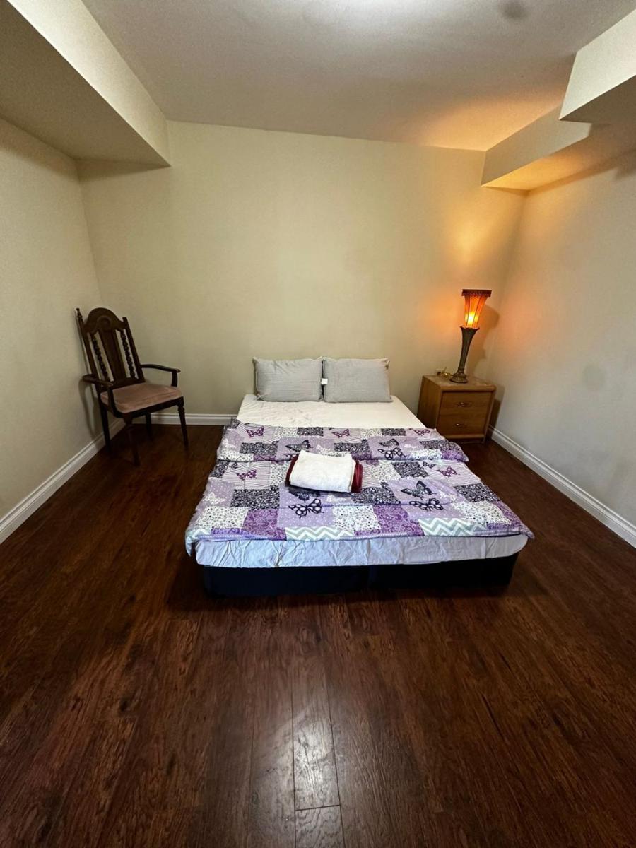 Private Cozy Room- Great Location- All Amenities 5 - Housity