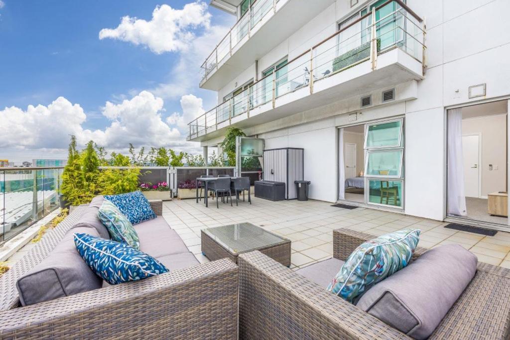 Waterfront Studio 56 Auckland Viaduct - Housity