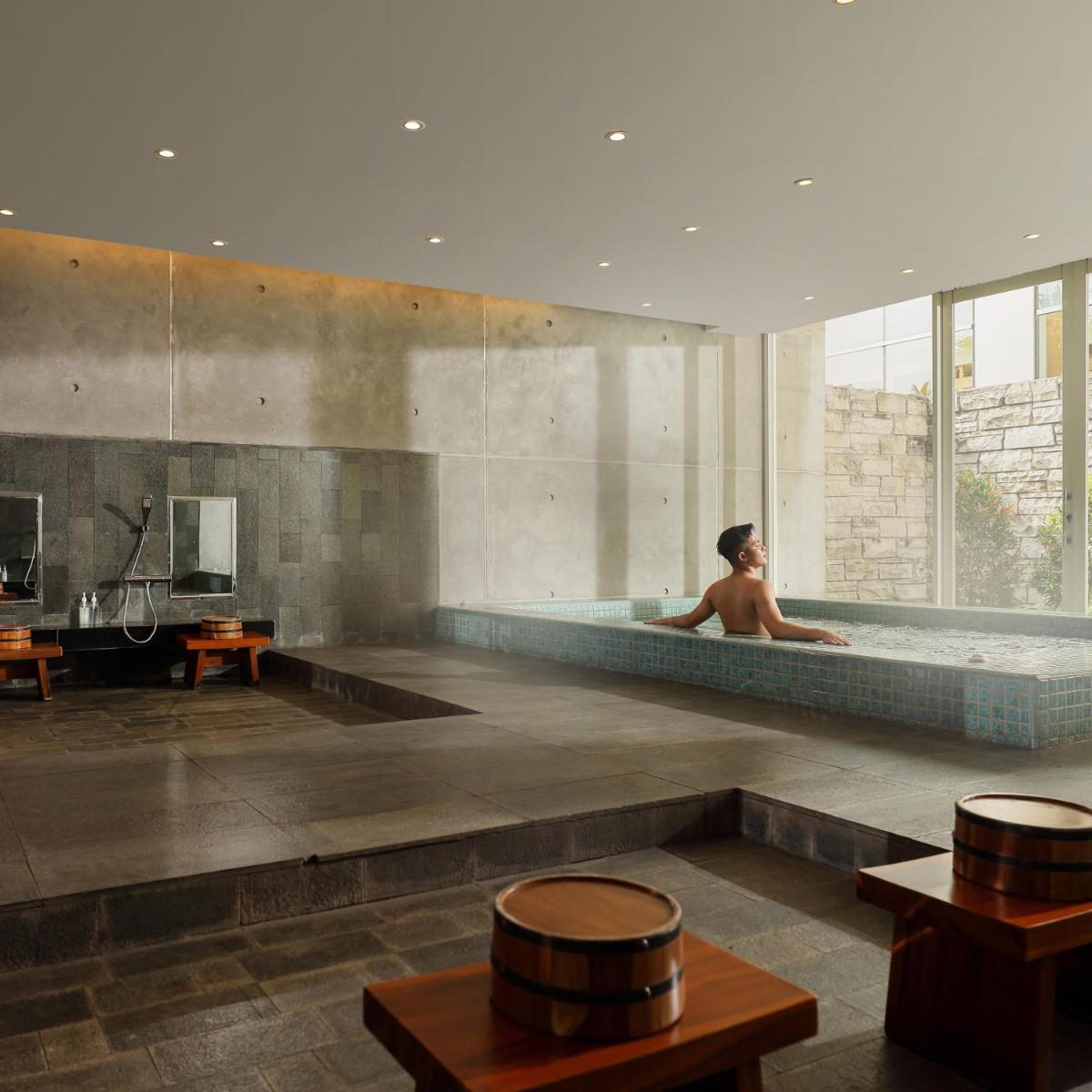 Resinda Hotel Karawang - Housity