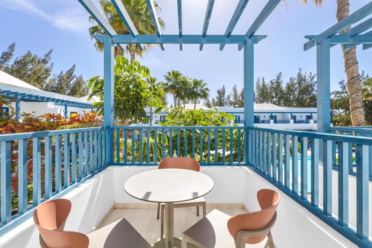 Un balcón o terraza de THB Tropical Island