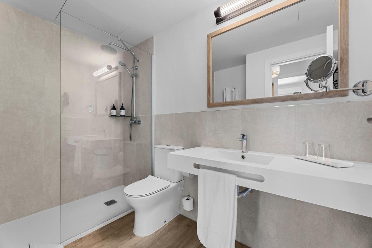 Un baño de THB Tropical Island