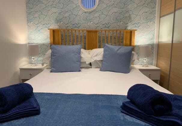 Apartment 2, 11 The Beach - Ground floor beachfront apartment - Ocholo Villas - Housity