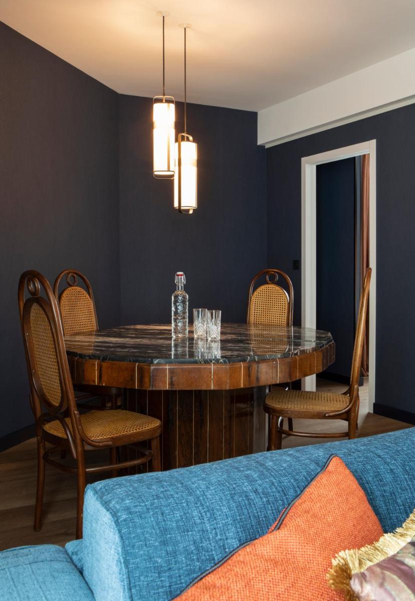 Coin salon dans l'établissement Hôtel & Spa Oceania Le Conti