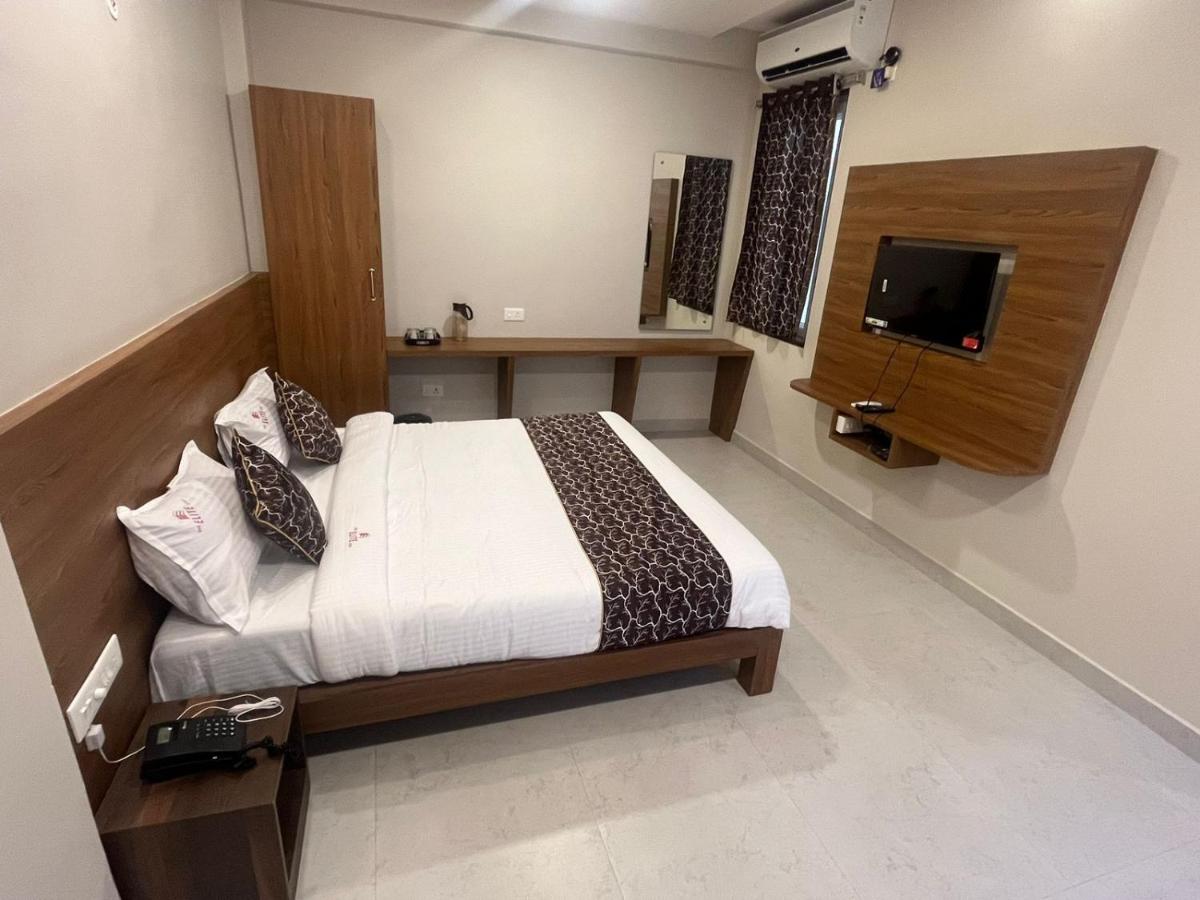 The Elite Stay - Housity