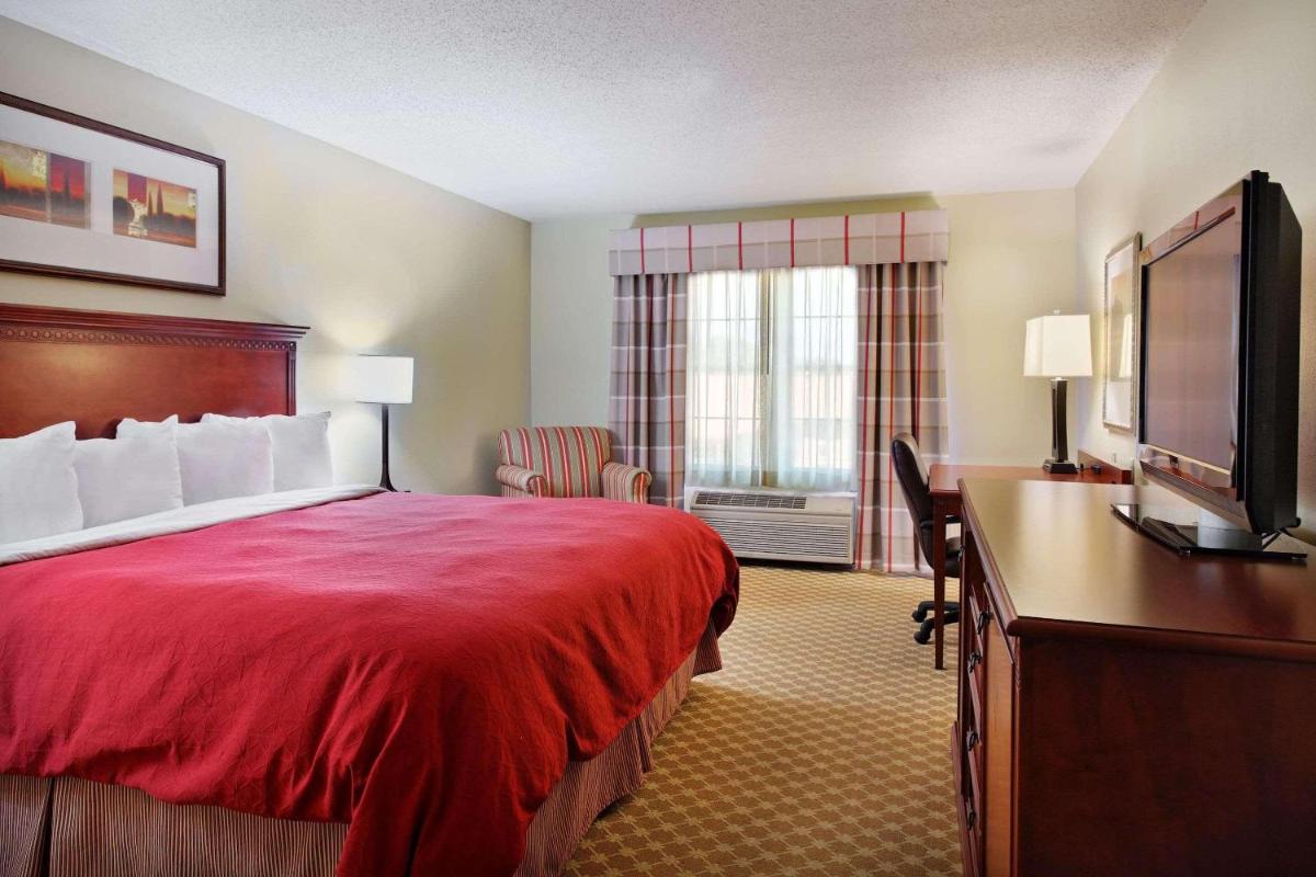 Country Inn & Suites by Radisson, Rock Falls, IL - Housity
