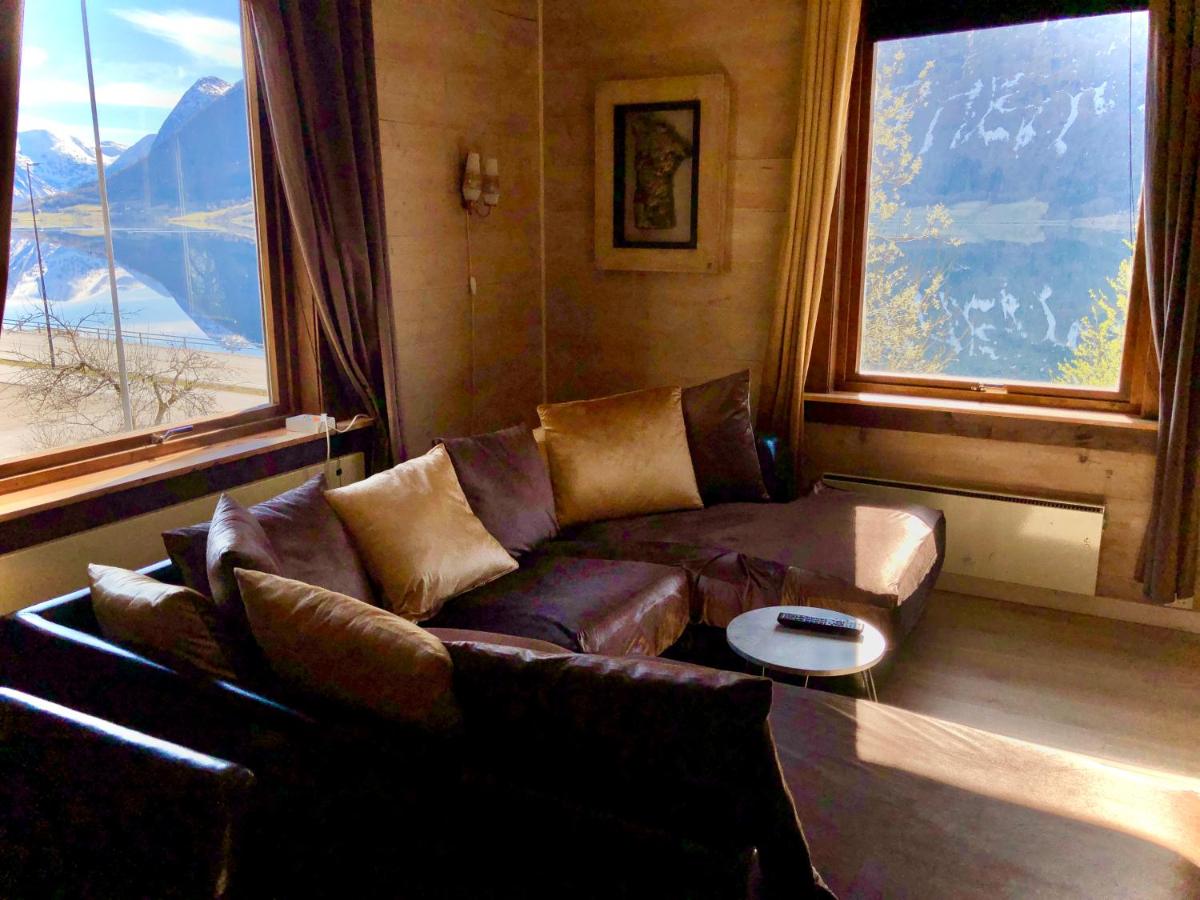 Suitetrails - Apartment with lake view in Jølster