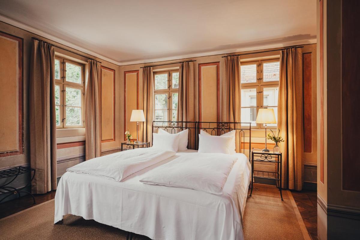 Villa Sorgenfrei und Restaurant Atelier Sanssouci - Housity