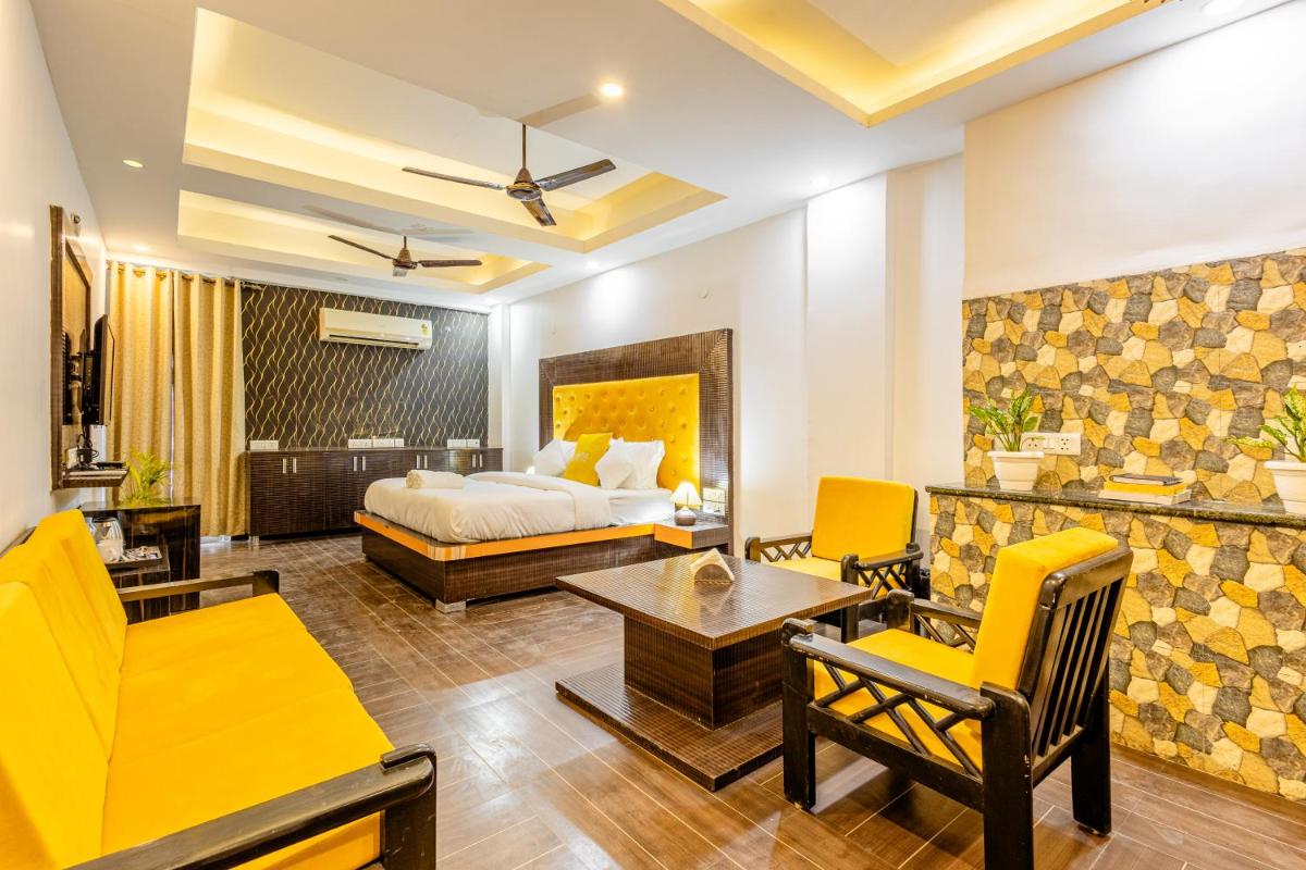 Lime Tree Hotel Huda City Centre - Gurugram, Sector 29 - Housity