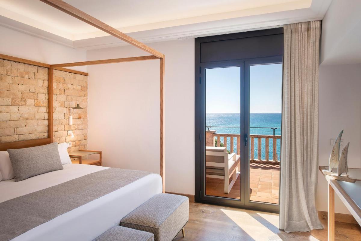 Cama o camas de una habitación en Hotel Cala del Pi - Adults Only