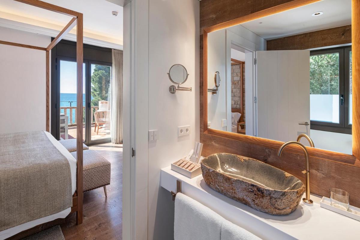 Cama o camas de una habitación en Hotel Cala del Pi - Adults Only