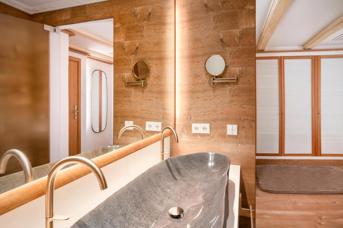 Un baño de Hotel Cala del Pi - Adults Only