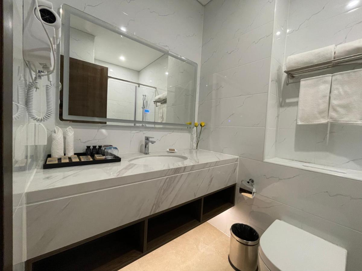 Escale International Hotel - Housity