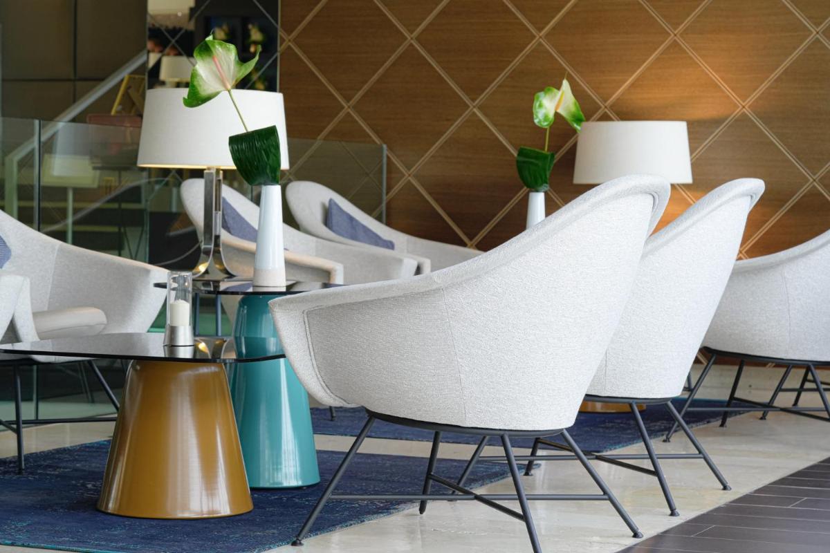 Coin salon dans l'établissement Thalazur Bandol Ile Rousse - Hôtel & Spa