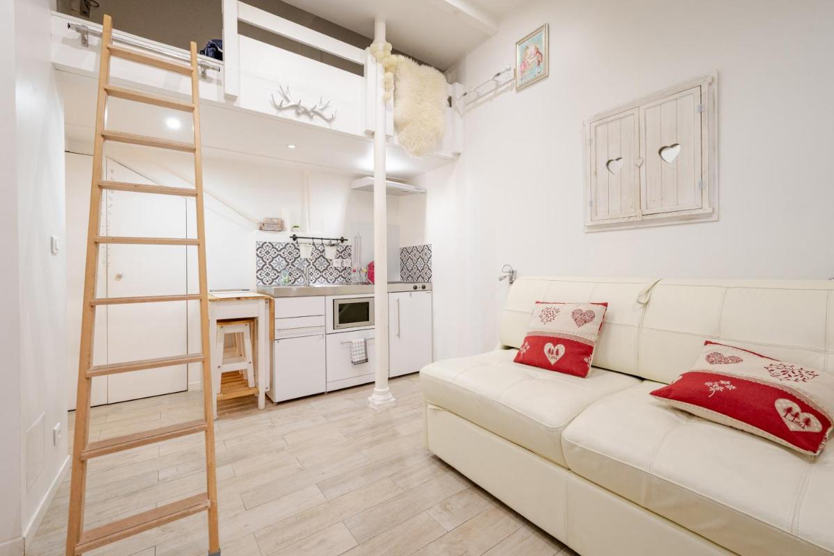 Superb tiny house in heart of Paris 1st! - Housity
