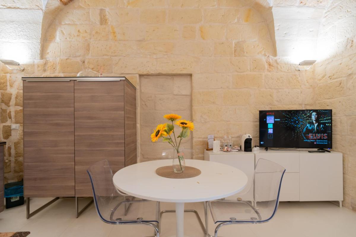 DIMORA BAROCCA Apartment Irene - Housity