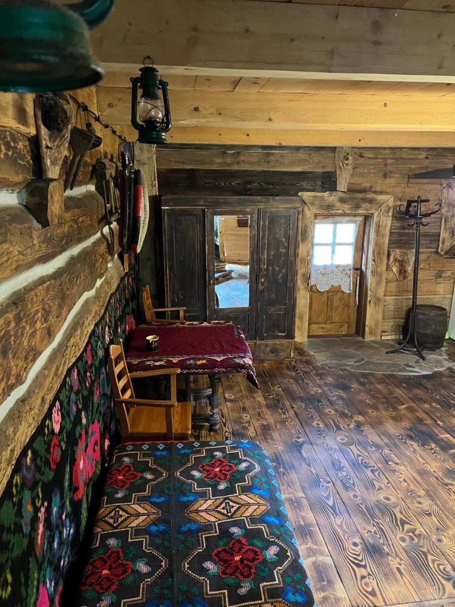 Molfar, Beskid Niski , połowa domu - Housity