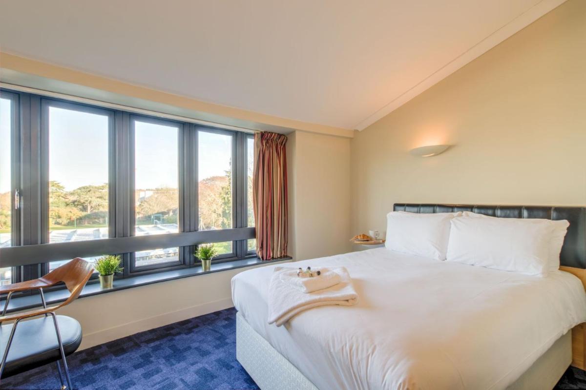 Oxford University Club - Housity