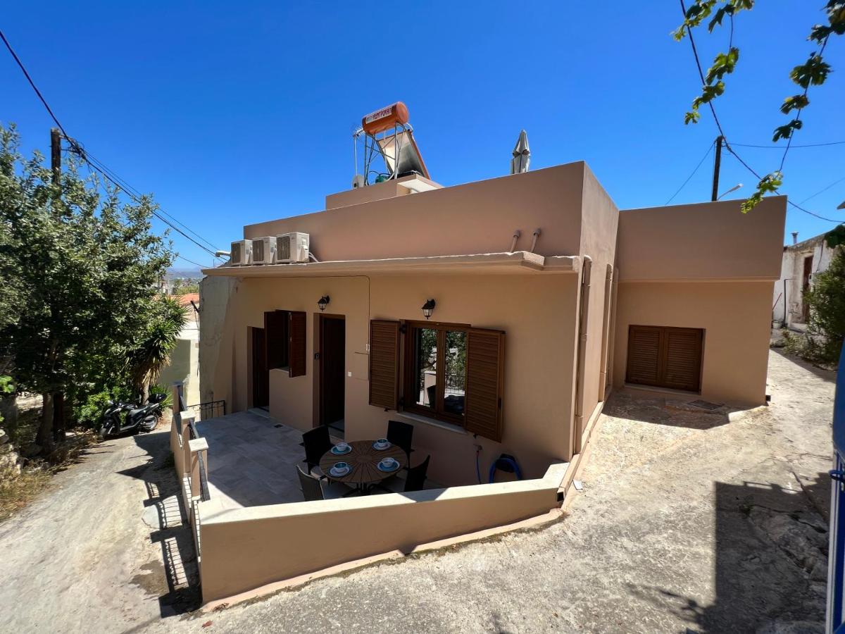 House with 60 sqm rooftop terrace by the fortezza - Housity