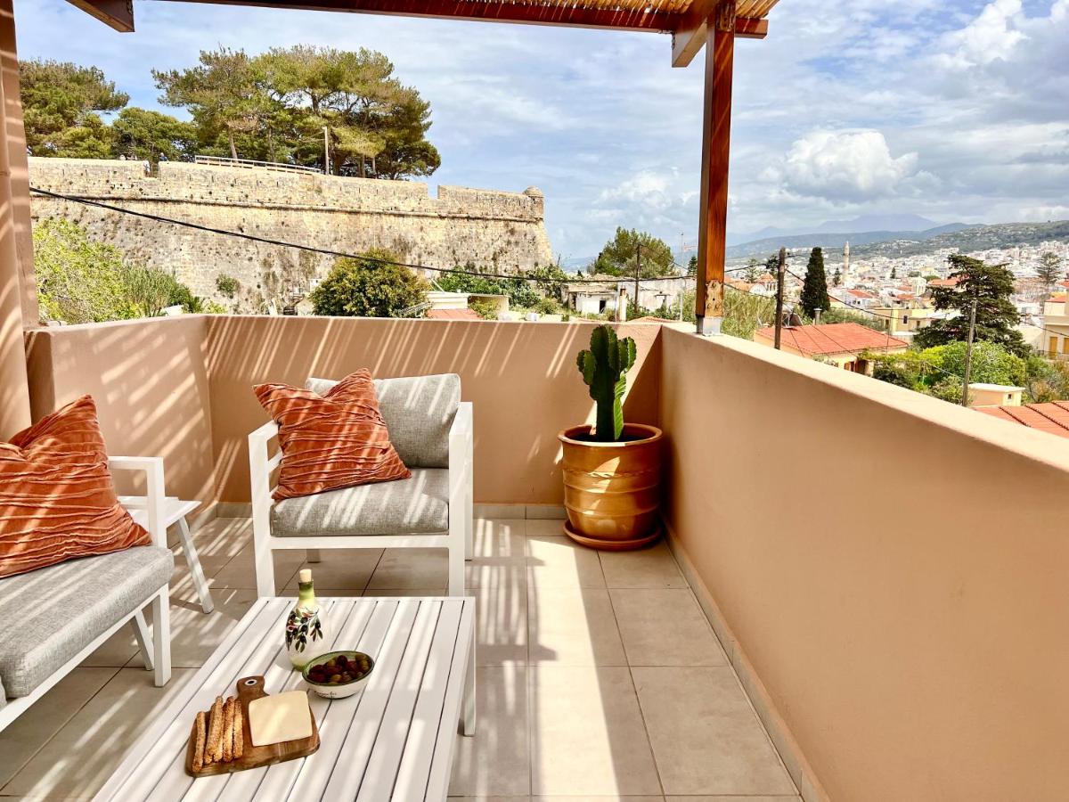 House with 60 sqm rooftop terrace by the fortezza - Housity