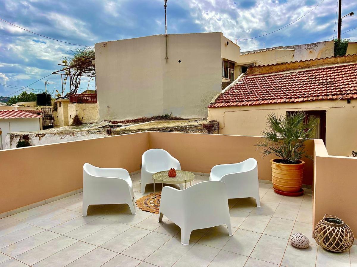 House with 60 sqm rooftop terrace by the fortezza - Housity