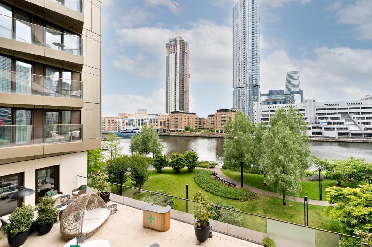 Elegant and Modern Apartments in Canary Wharf right next to Thames - Housity