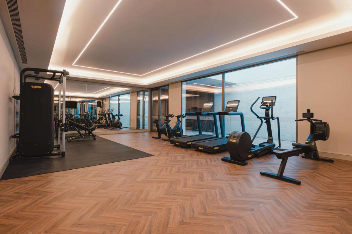 O centro de fitness e/ou as comodidades de fitness de Legacy Hotel Cascais, Curio Collection By Hilton