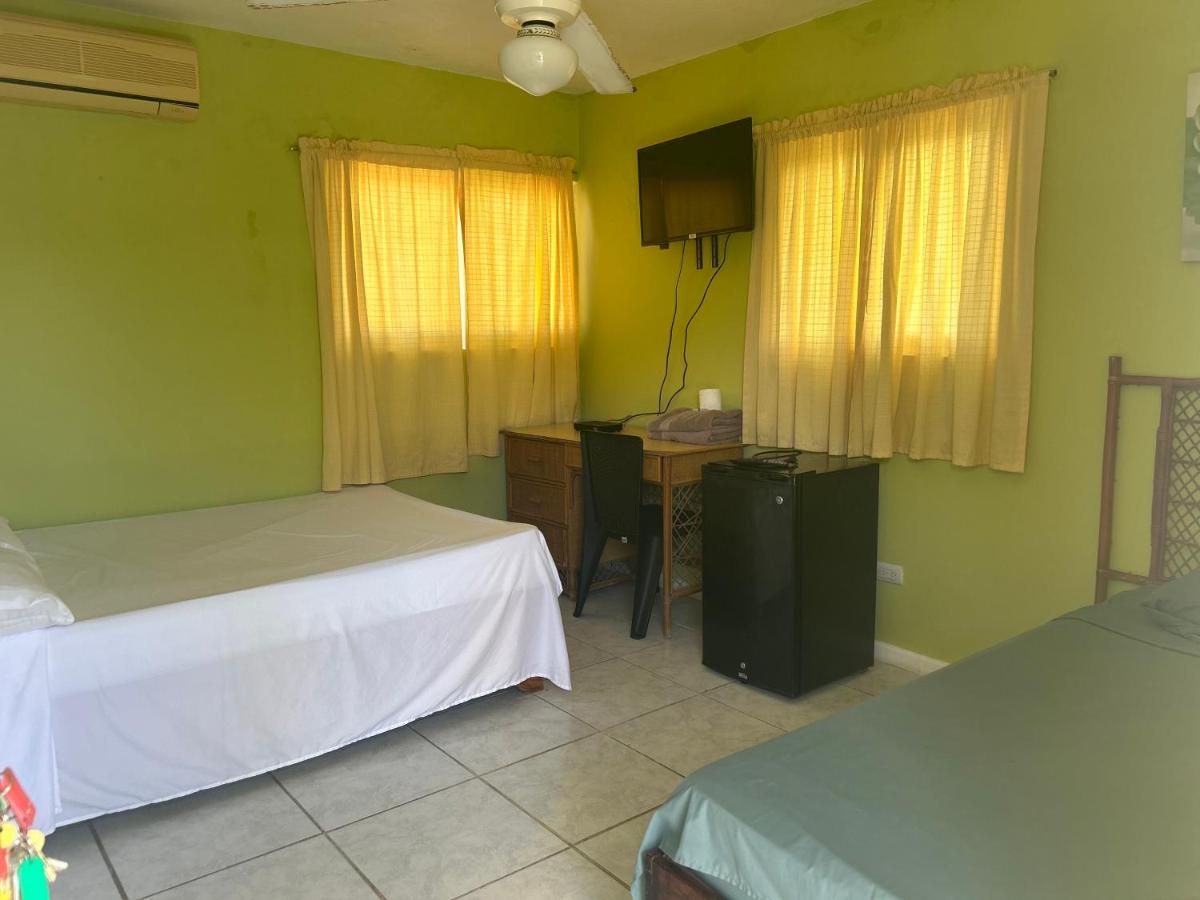 Coco Hotel and Hostel - Housity