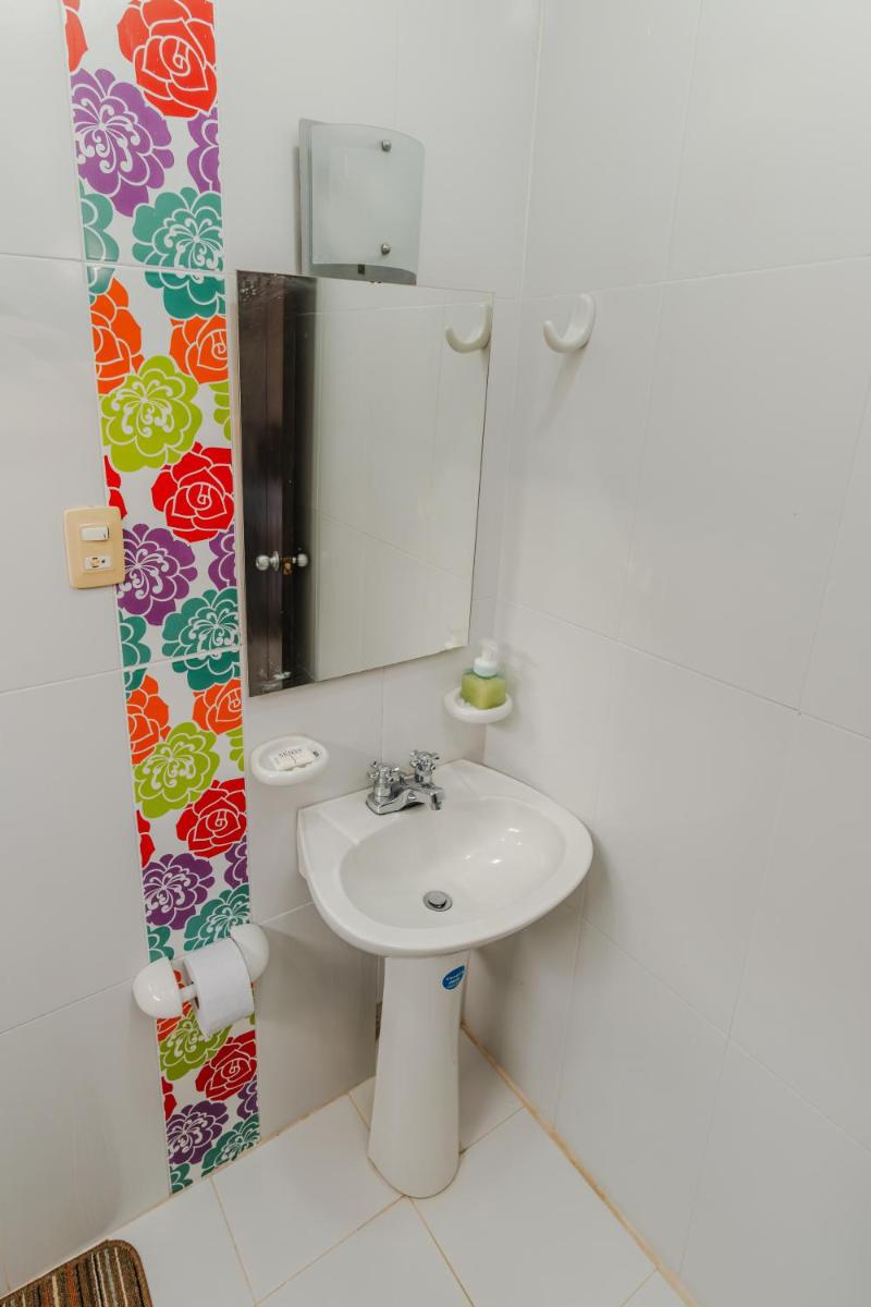 Casa Hotel Miriam - Housity