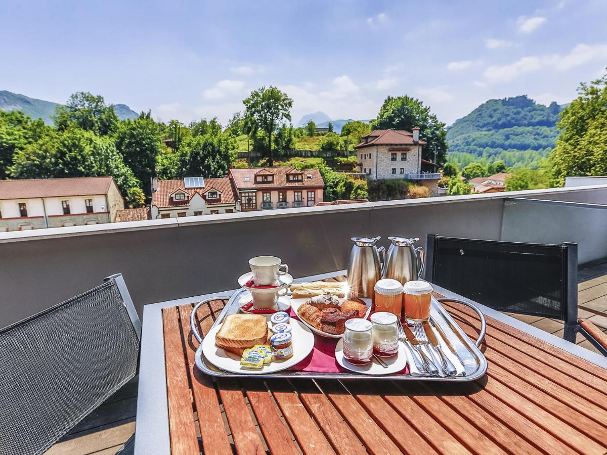 Comida en o cerca de este hotel