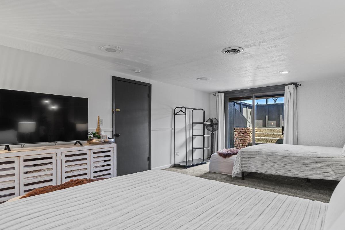 Black Forest Inn Bed & Breakfast - Housity