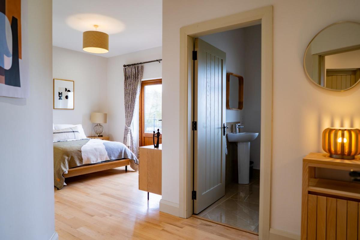 Cherry Tree Room - Housity