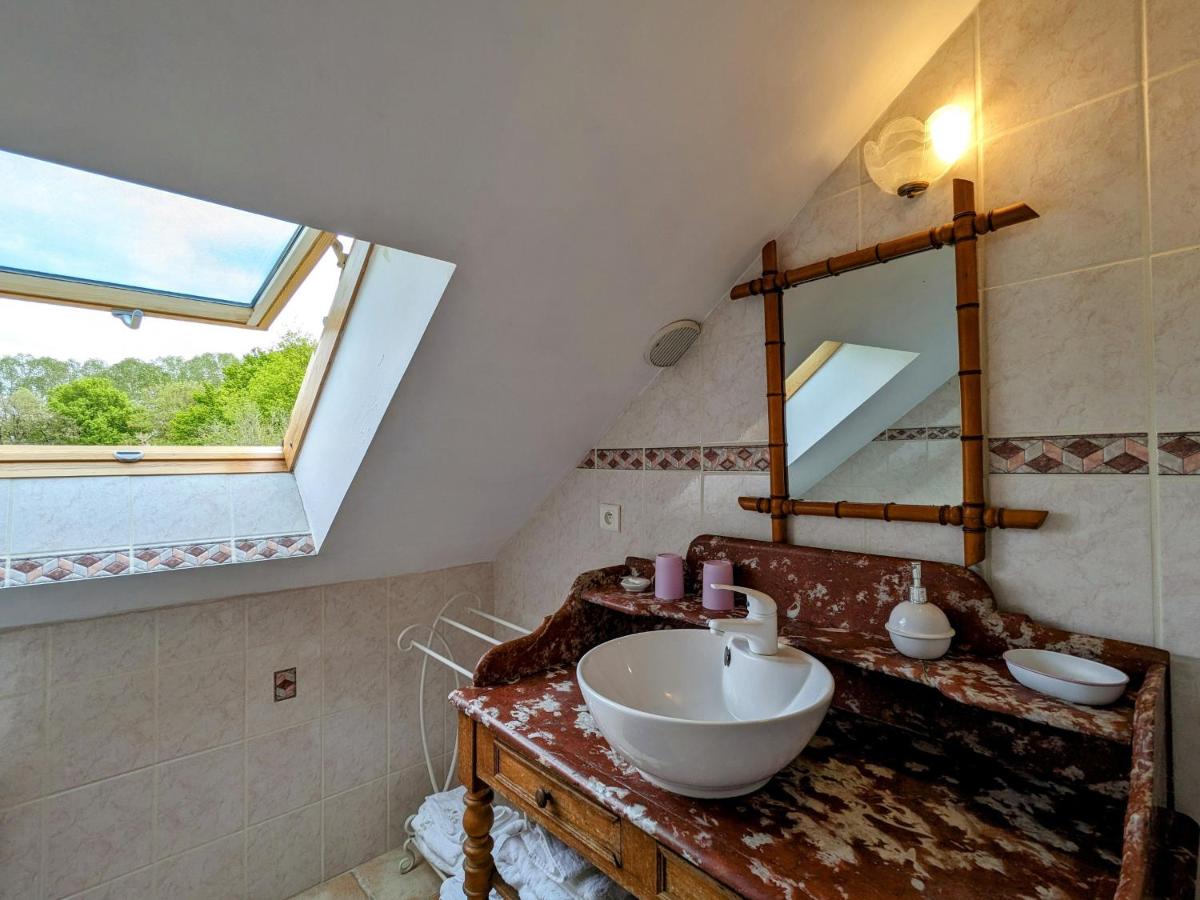Maison Charmante avec Étang Privé au Cœur du Berry - FR-1-591-86 - Housity