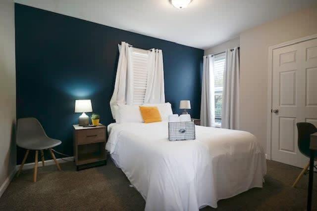 Housepitality - The Lilley Pad - Near Downtown - Housity