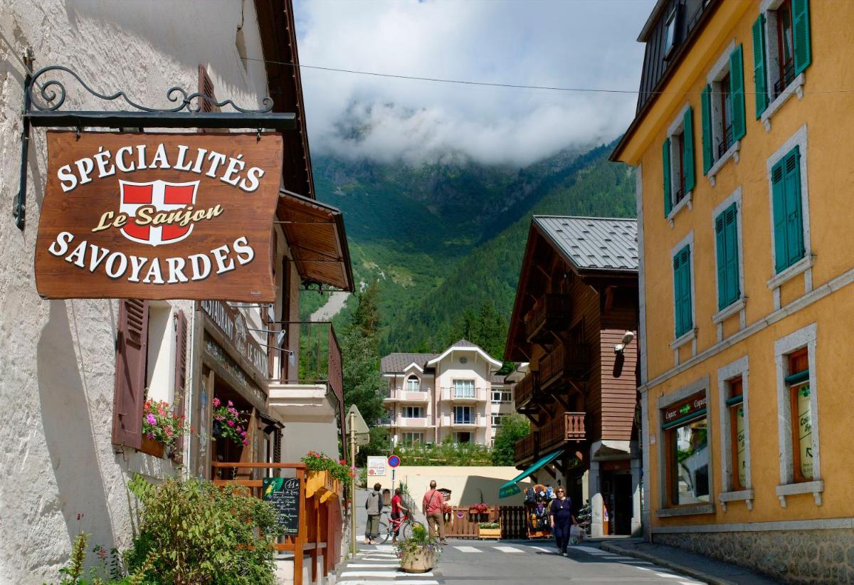 Vue générale sur la montagne ou vue sur la montagne depuis l'appart'hôtel
