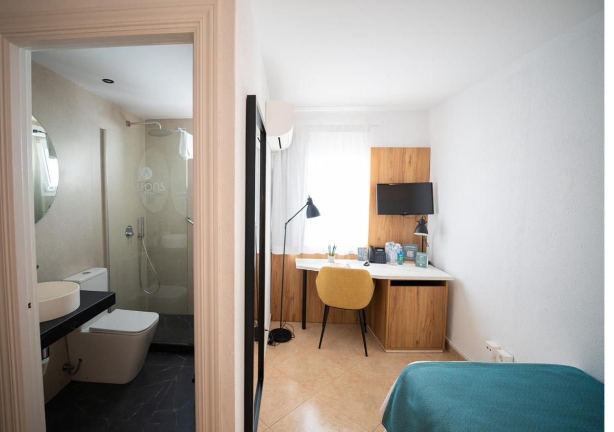 Un baño de Alfons Hotel