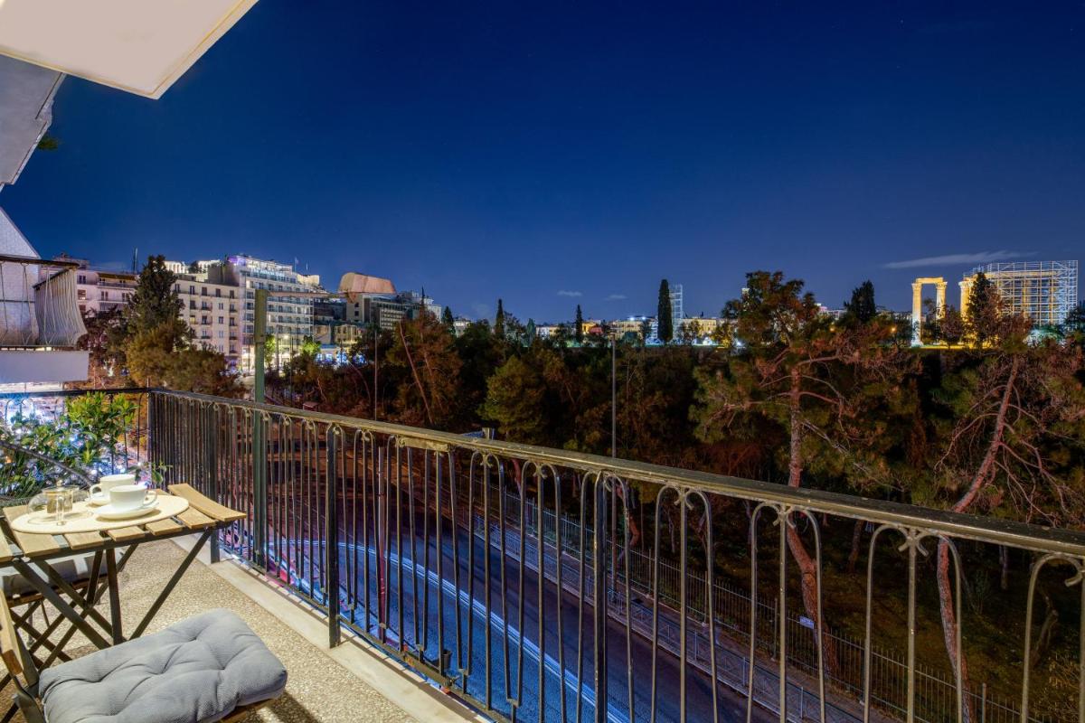 Suitetrails - Stylish flat overlooking the temple of Zeus